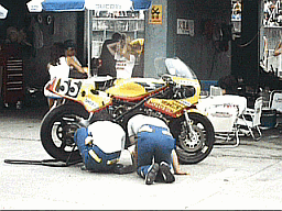 五味淵安彦、佐藤順造のホンダRS1000。