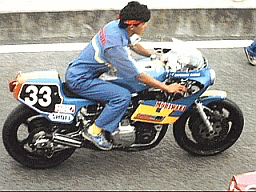 ご存じモリワキモンスター。八代俊二、三上訓弘のZ1000J。
