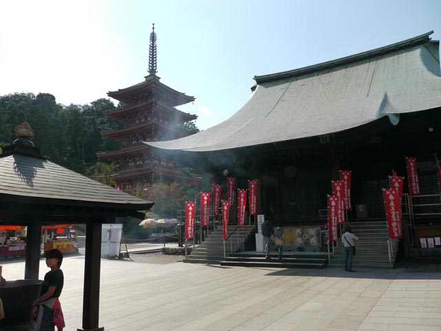 高幡不動尊本堂と五重塔
