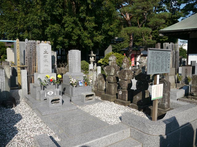 土方歳三の墓